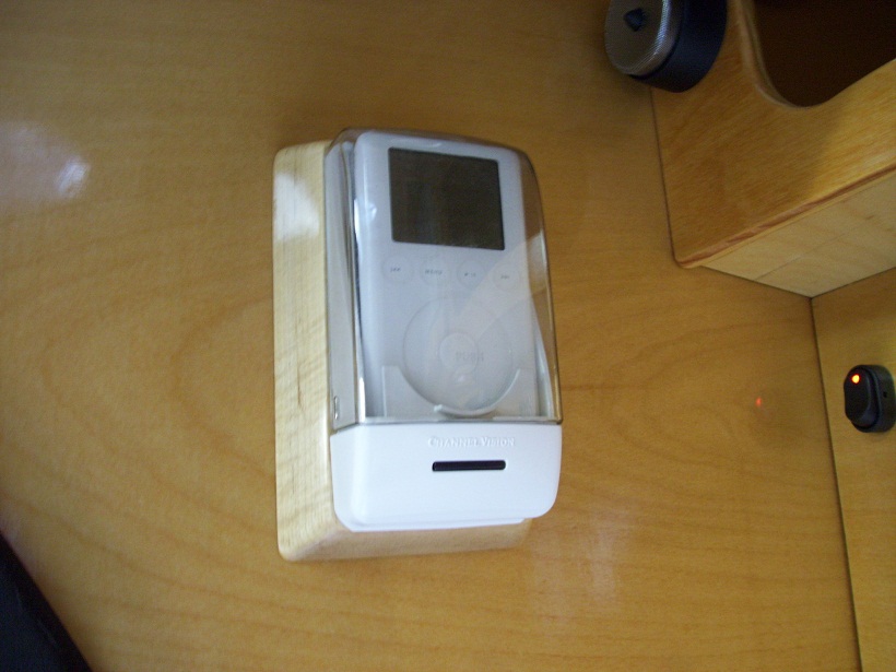 iPodDock.JPG