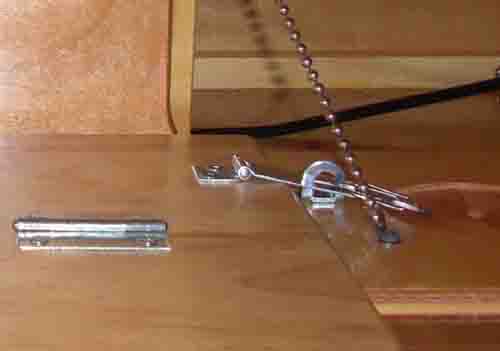 closeup%20shelf%20latch.jpg
