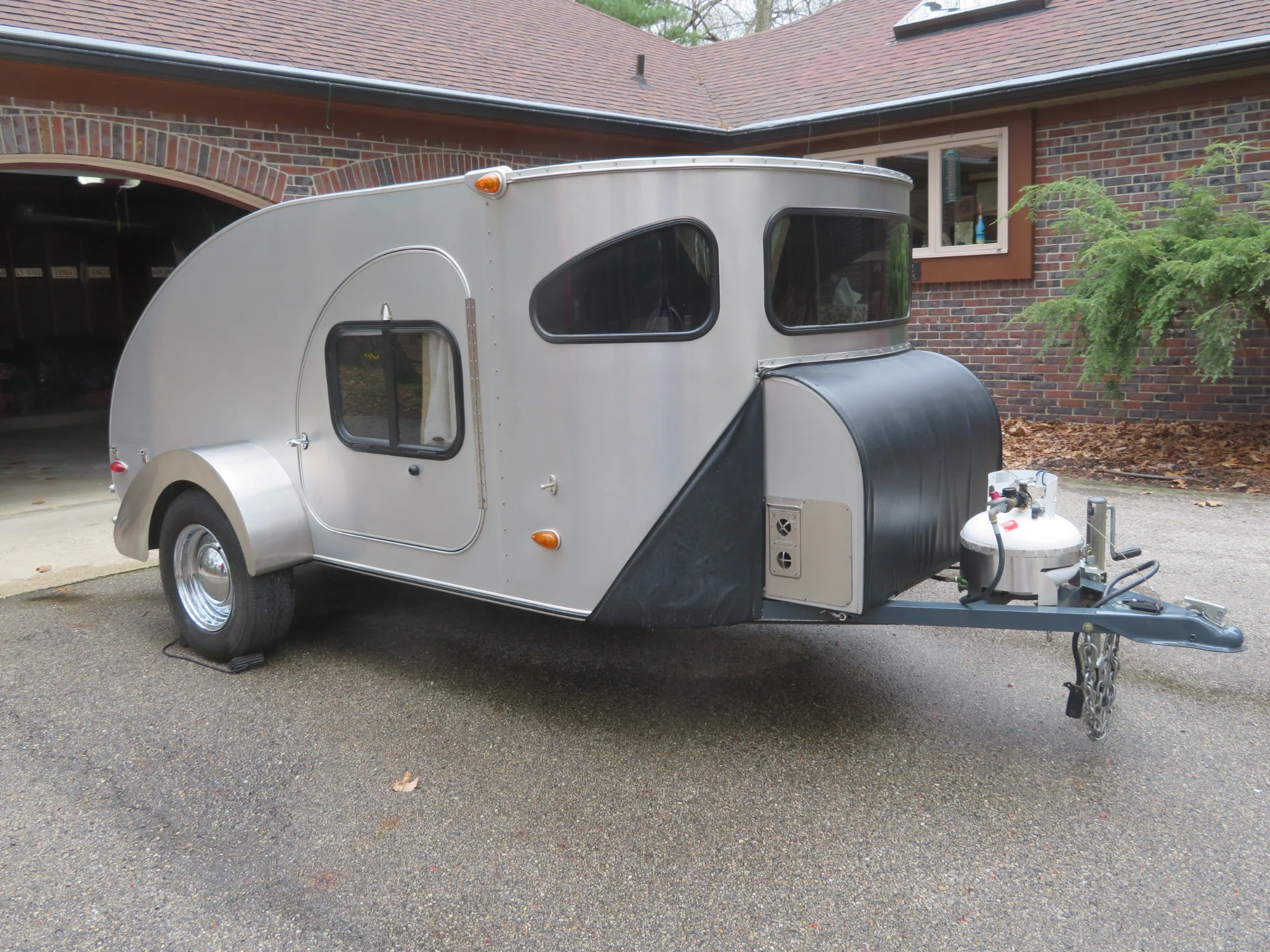 5FAF62BA-BC25-4100-B3A2-D178CECA34DC