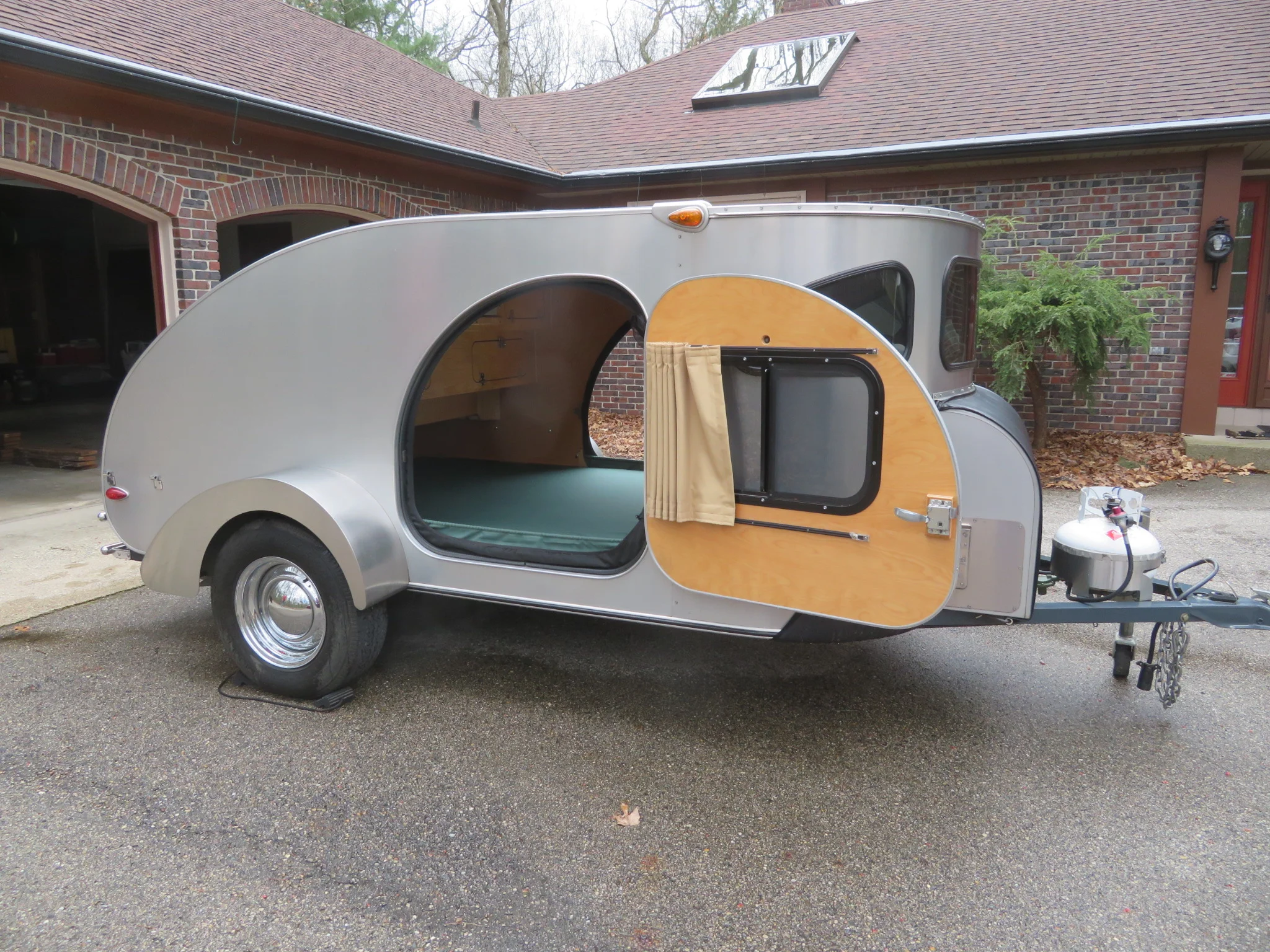 E02EBBCB-CD1F-499B-A7FD-67E0DFEC8268